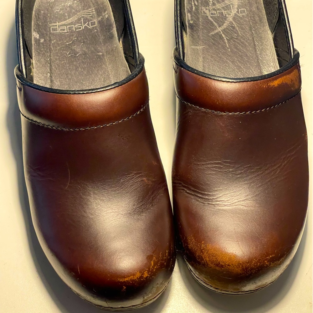 Dansko 38- brown leather